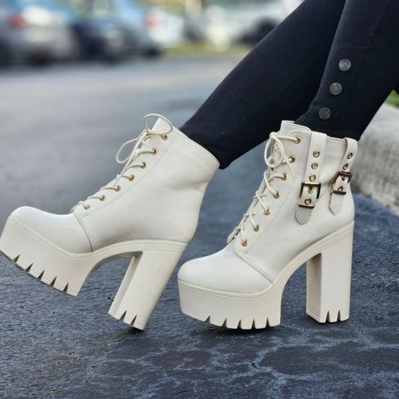 Women's Block Heel Lace Up Botties White Color - Picture 2 of 7